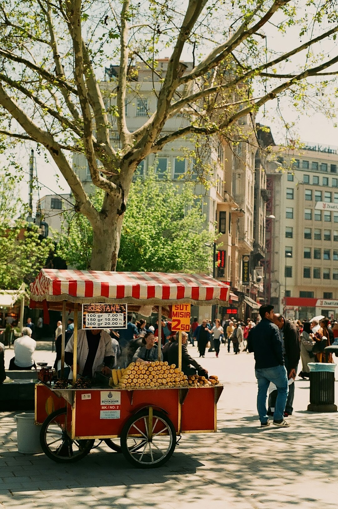 street vendors selling food